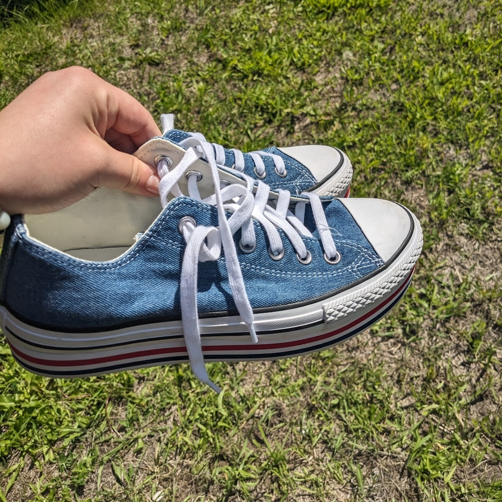 Platform Converse size 8.5 denim color